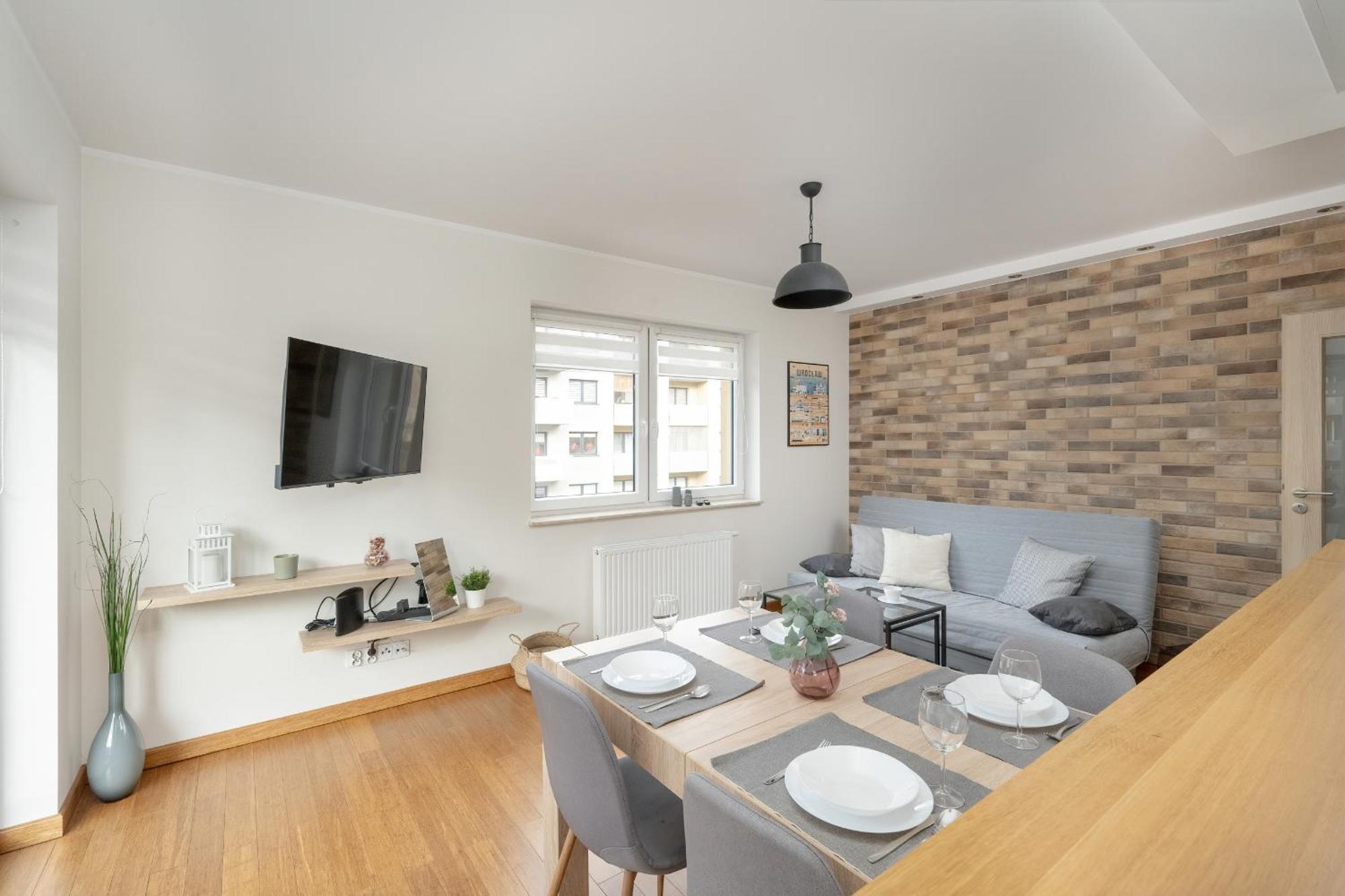 One Bedroom Apartment Nadodrze With Free Garage Wroclaw By Noclegi Renters Ngoại thất bức ảnh